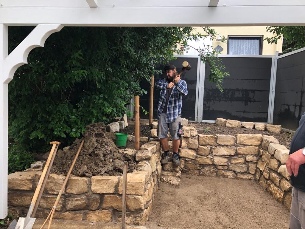 Naturgarten Beispiele Trockensteinmauer